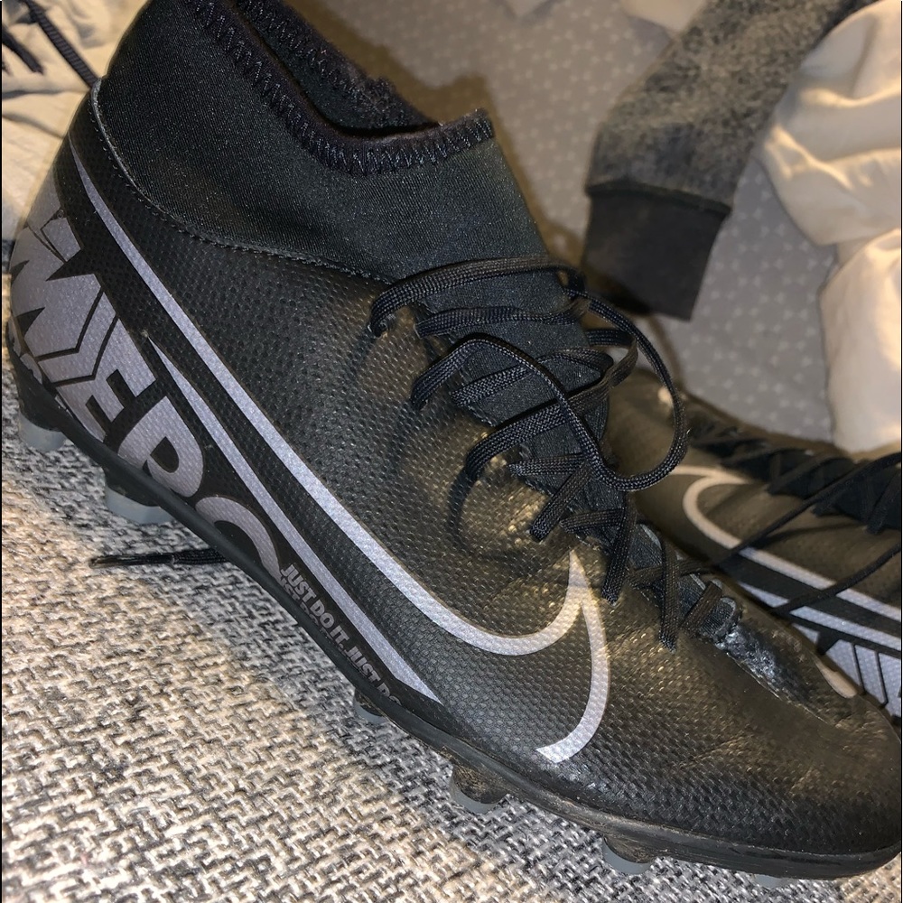 Soccer cleats